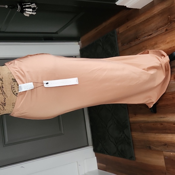 Missguided Straight Maxi Skirt - Picture 4 of 7